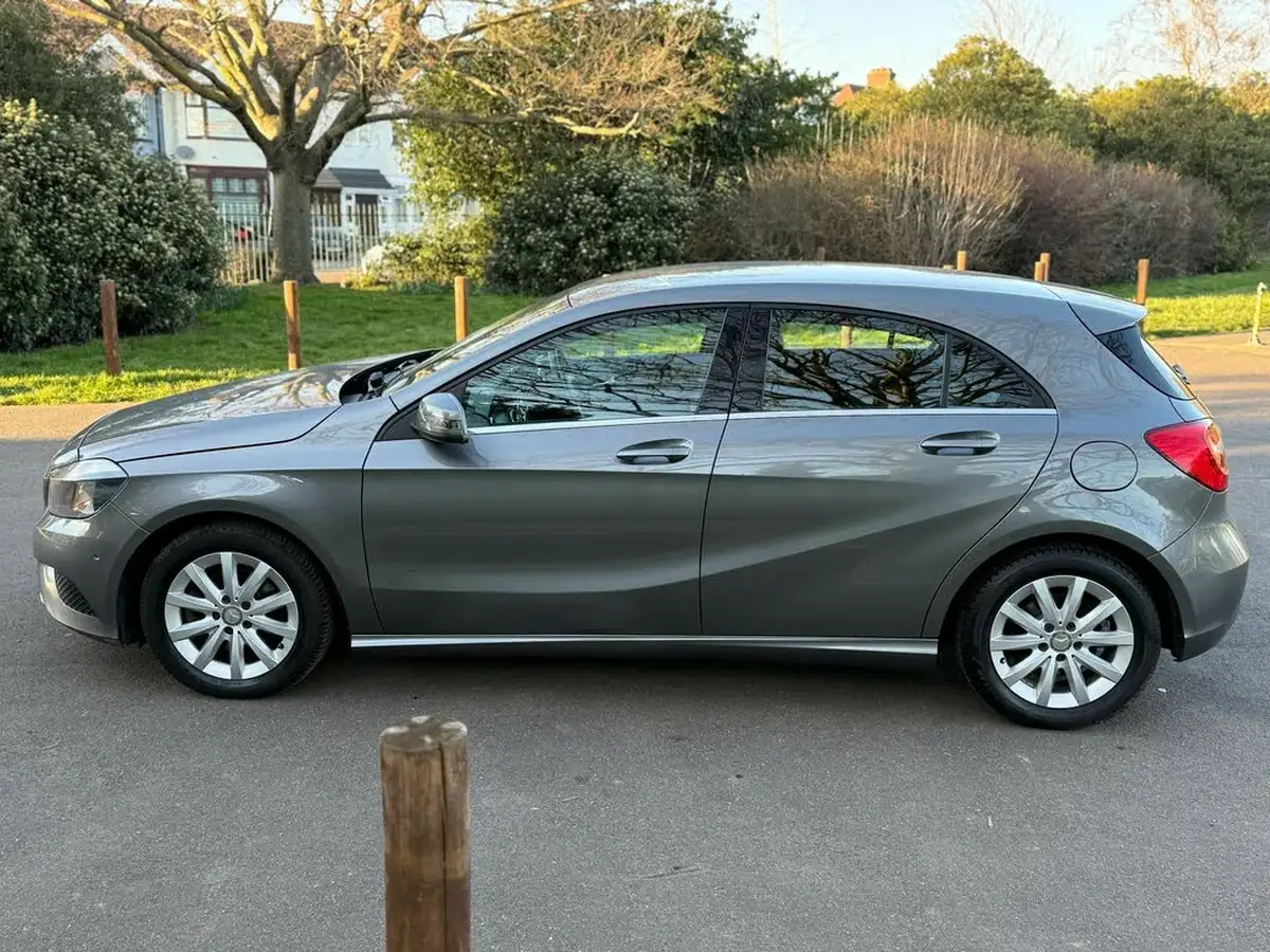 2014-mercedes-benz-a-class-16-a180-se-big-10
