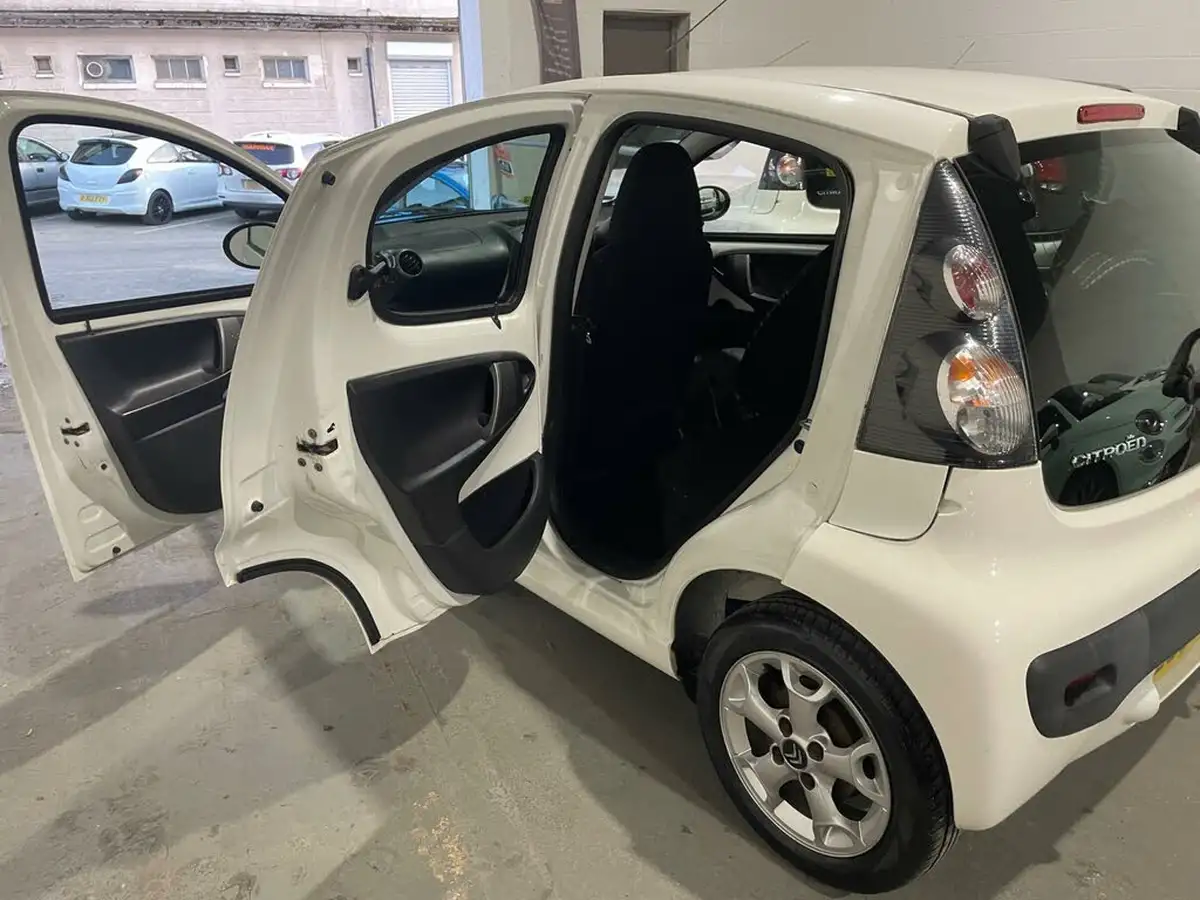 2014-citroen-c1-10-edition-5d-big-26