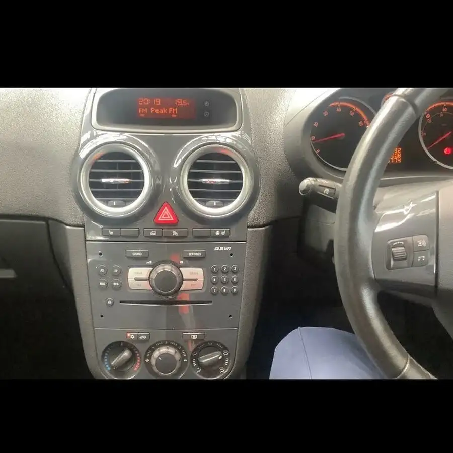 2012-vauxhall-corsa-14-se-5d-auto-big-4