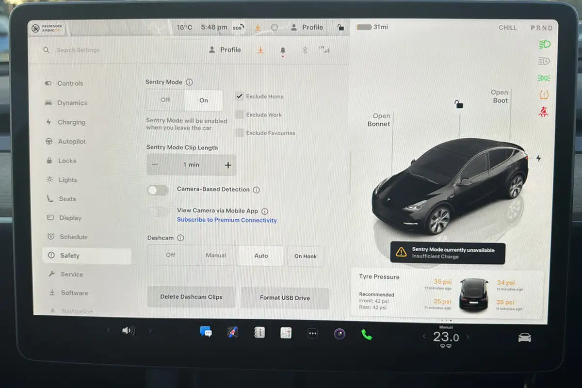 2022-tesla-model-y-e-long-range-big-45