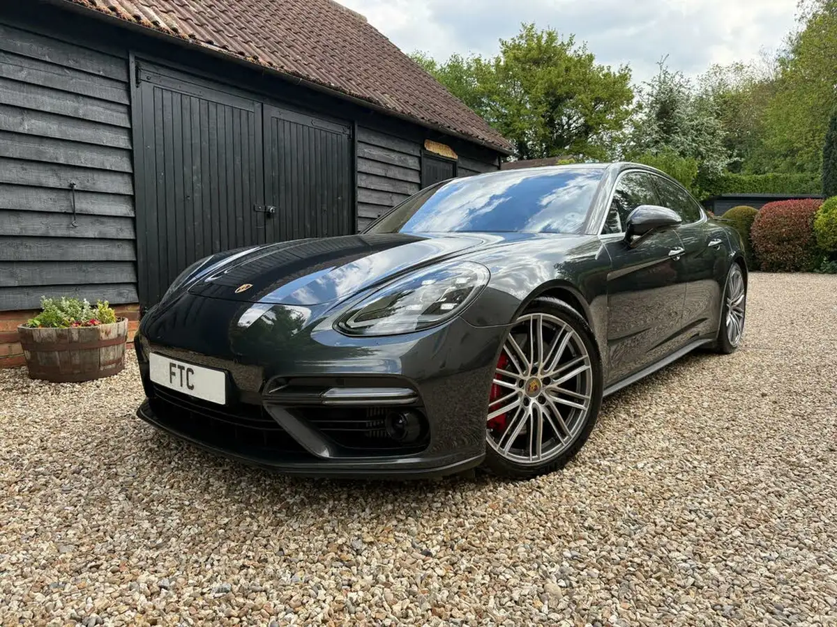 2016-porsche-panamera-40-v8-turbo-big-47