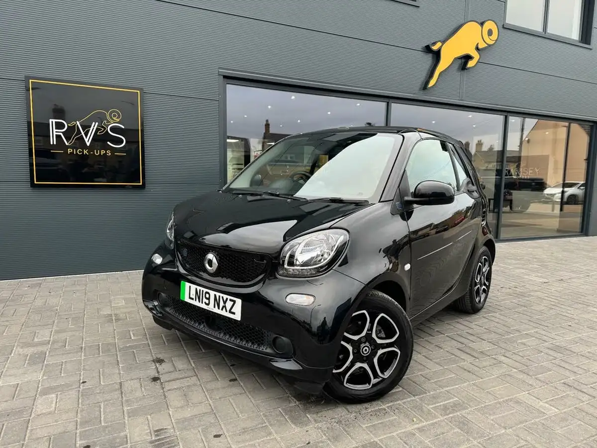 2019-smart-fortwo-big-3