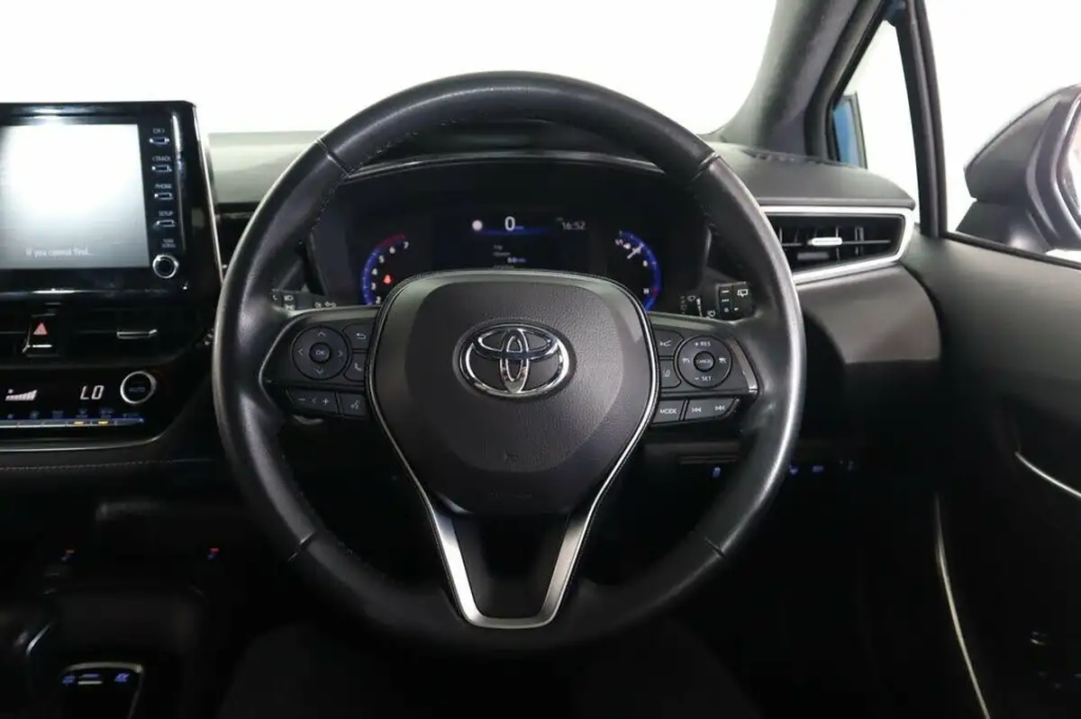 2021-toyota-corolla-18-vvt-i-icon-tech-spare-wheel-touring-sports-5d-big-44