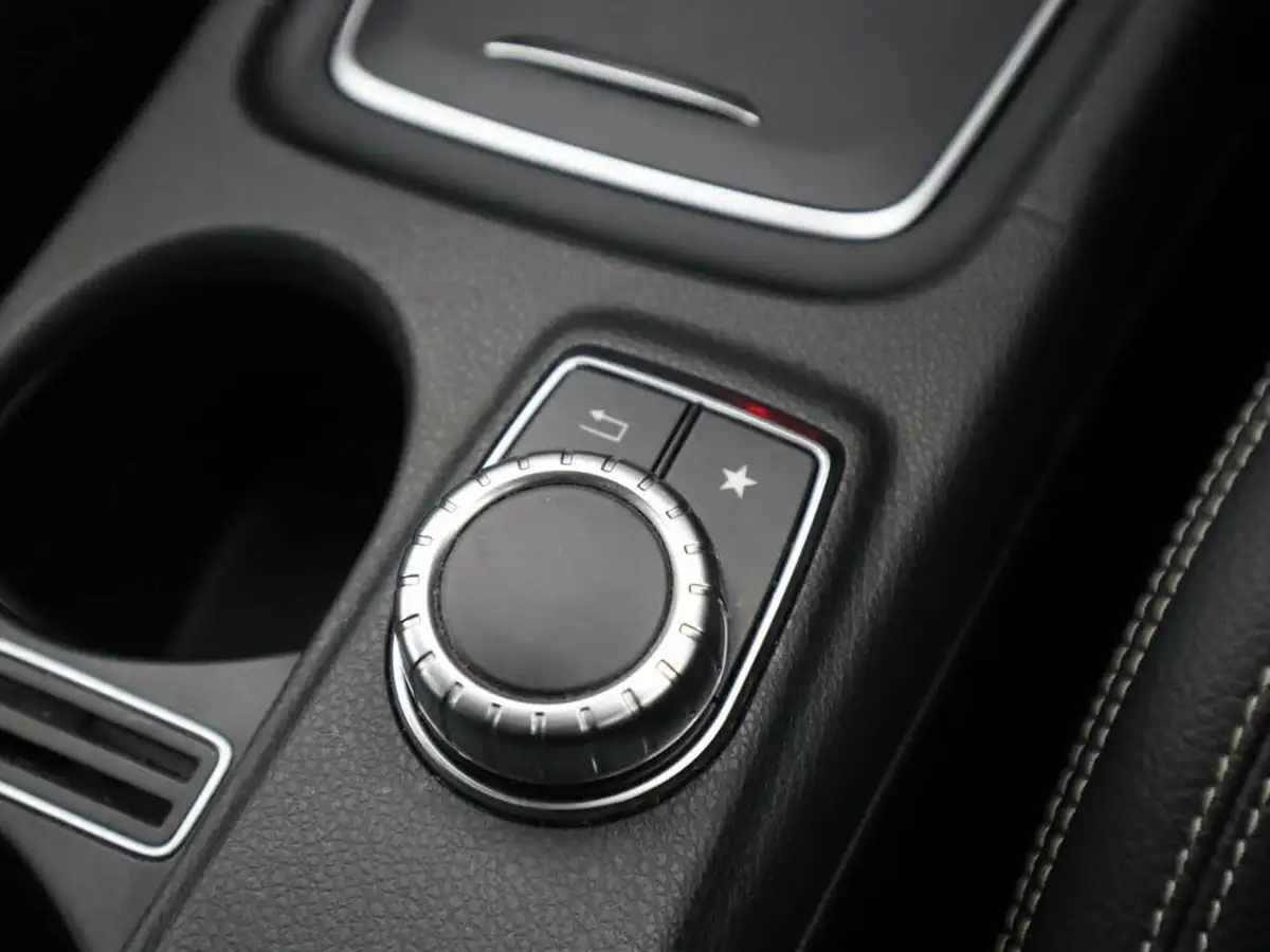 2020-mercedes-benz-gla-class-16-gla-180-urban-edition-7g-dct-big-28