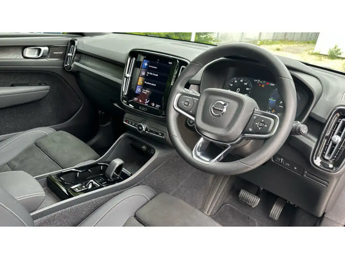 2023-volvo-xc40-15-t5-ultimate-dark-big-4
