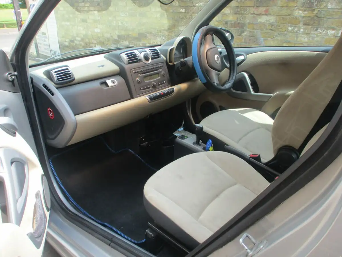 2009-smart-fortwo-10-passion-71bhp-coupe-big-5