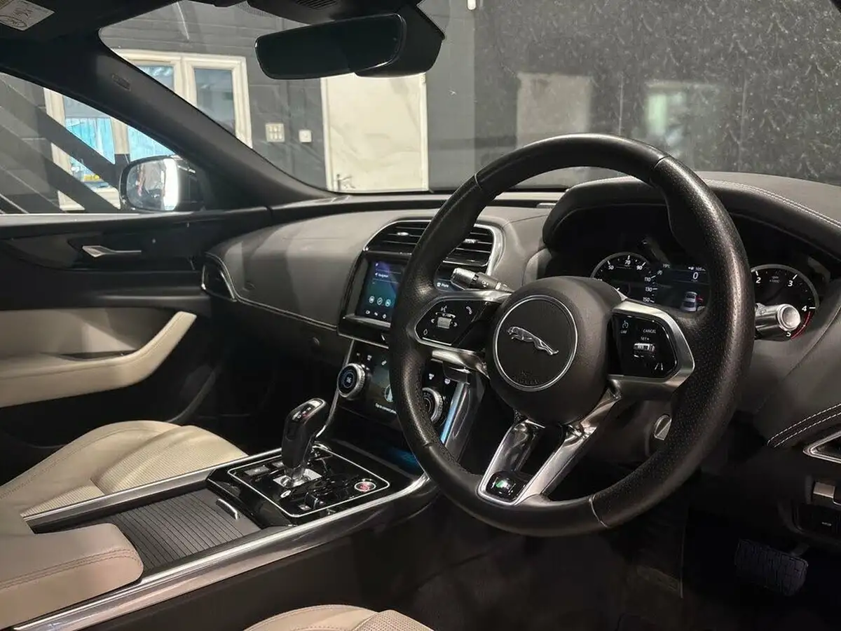 2020-jaguar-xe-20d-r-dynamic-s-big-1