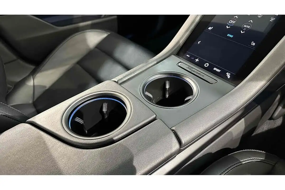 2021-porsche-taycan-e-4s-530ps-big-58