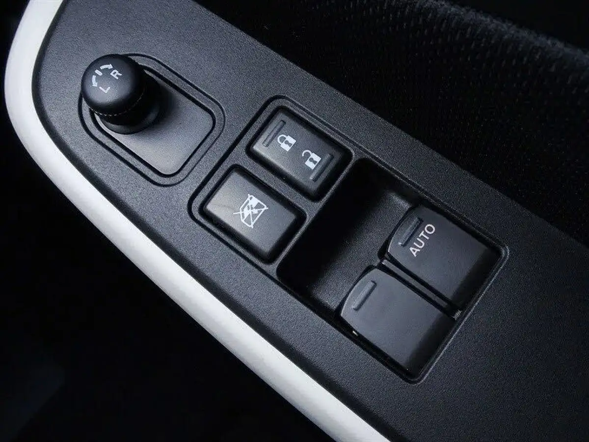 2022-suzuki-swift-12-dualjet-sz-l-big-25