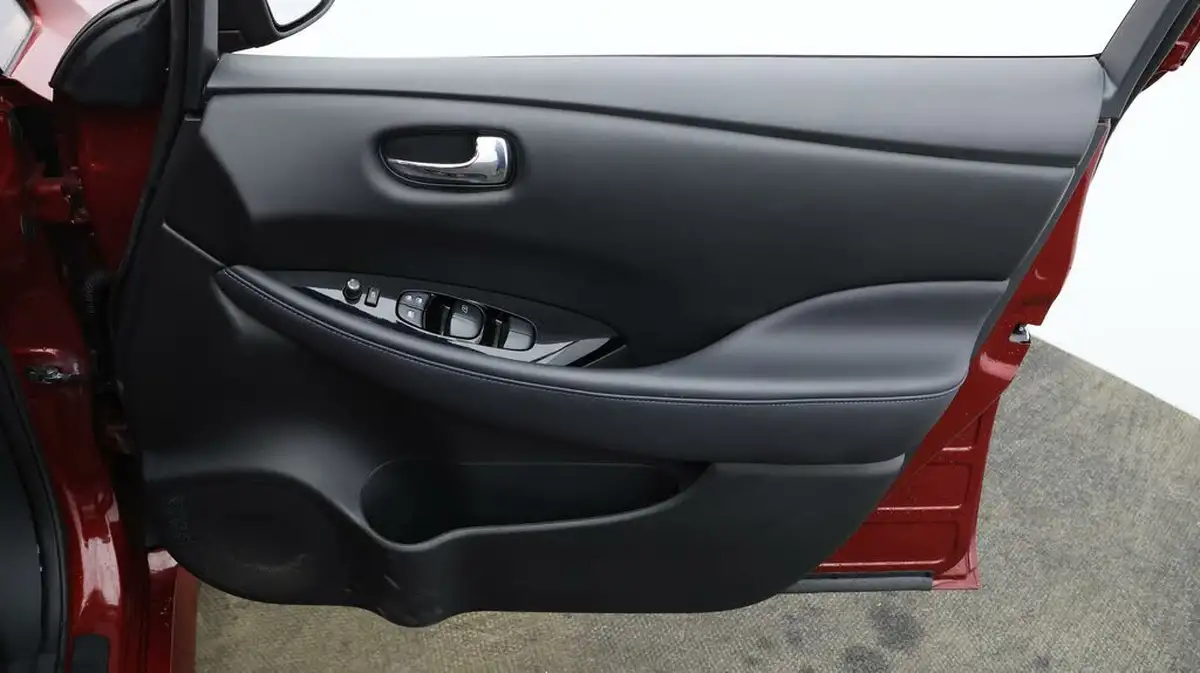 2021-nissan-leaf-e-n-connecta-big-14