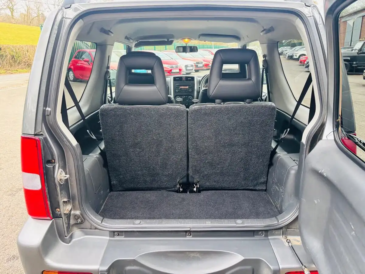 2010-suzuki-jimny-13-sz4-big-7