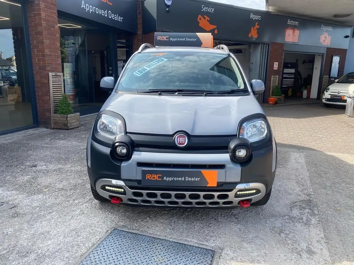 2018-fiat-panda-12-city-cross-style-pack-big-2