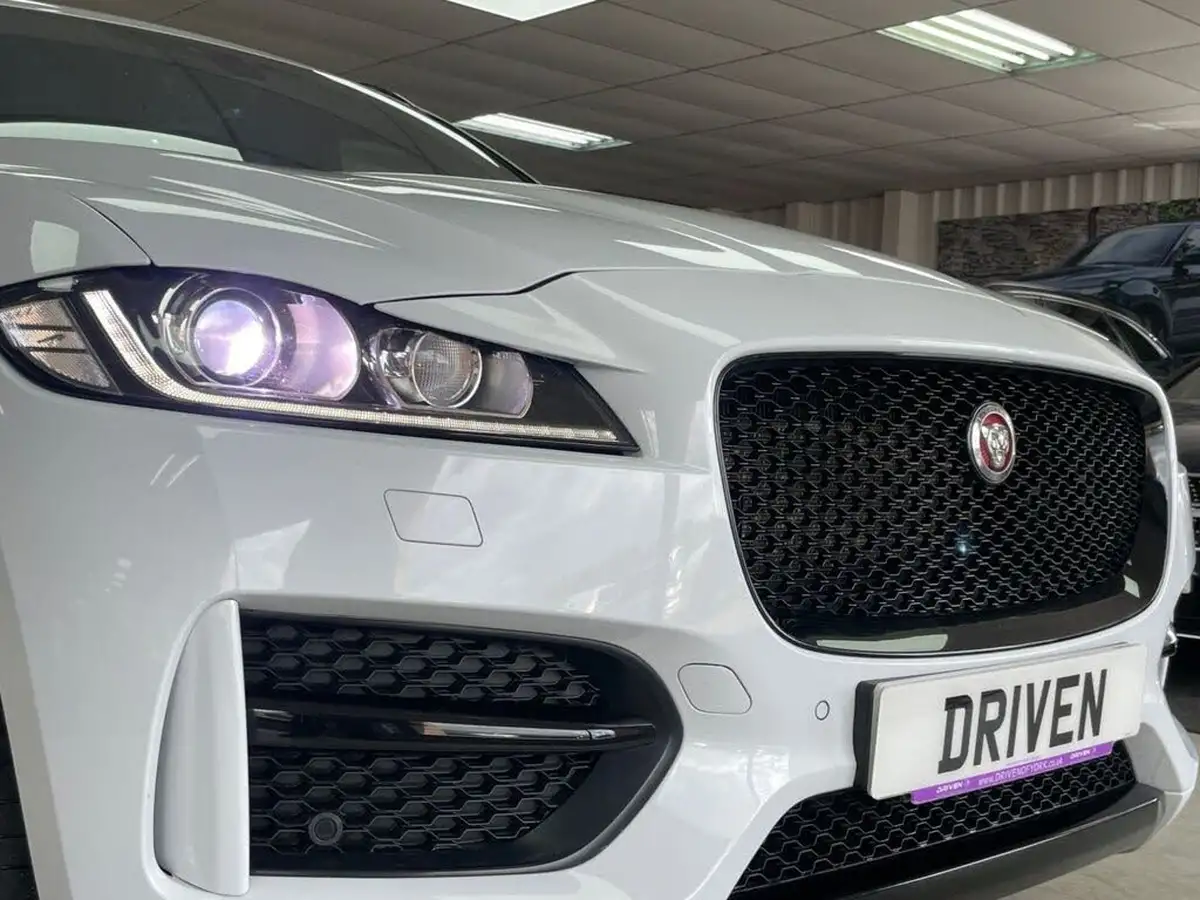 2019-jaguar-f-pace-20-i4d-r-sport-180ps-awd-ss-auto-big-3