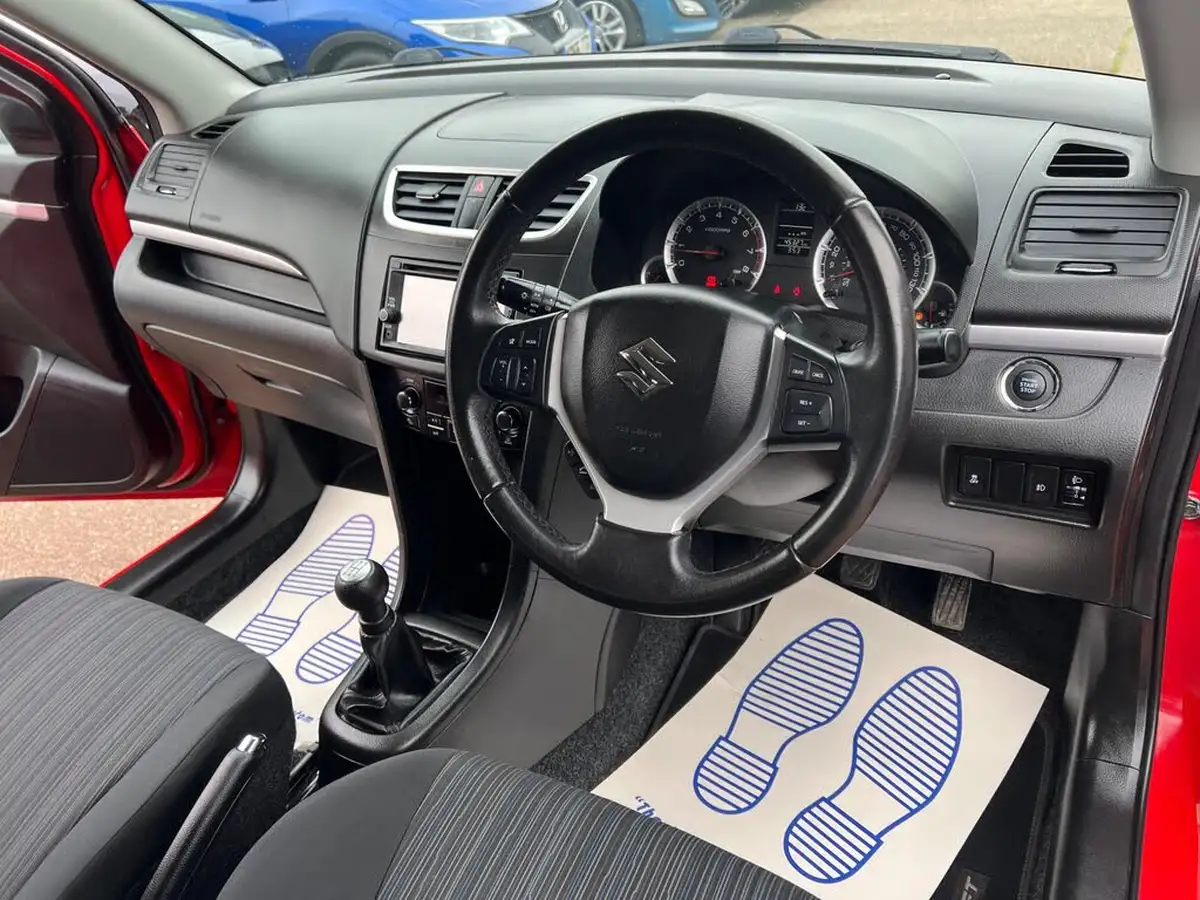 2016-suzuki-swift-12-sz4-94ps-nav-5d-big-2