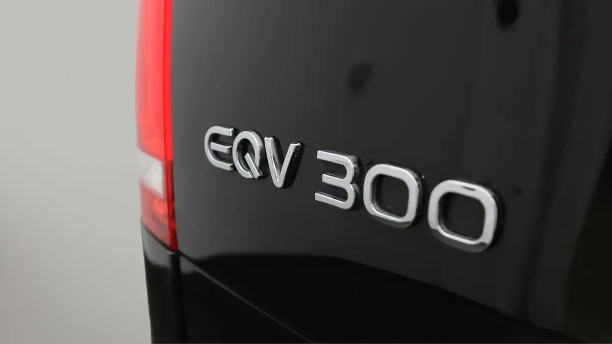 2022-mercedes-benz-eqv-e-eqv-300-sport-big-22