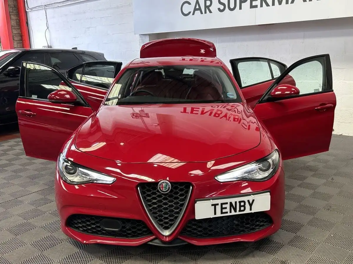2018-alfa-romeo-giulia-20-veloce-big-11