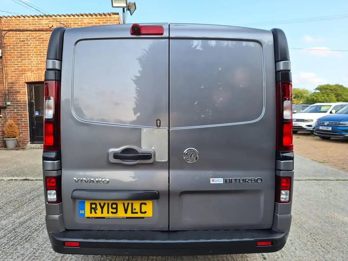 2019-vauxhall-vivaro-16cdti-sportive-2900-l2h1-145pseu6-biturbo-ss-panel-big-7
