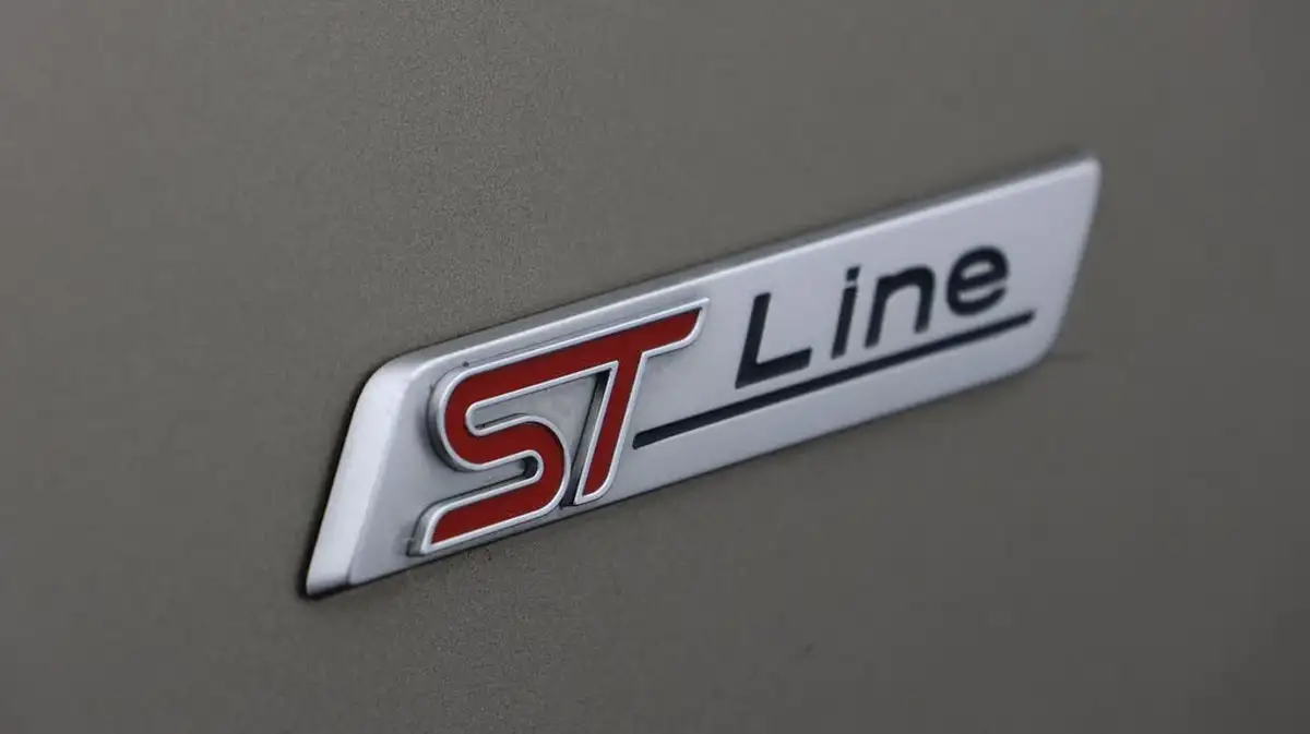 2019-ford-focus-15-st-line-ss-hatchback-big-21
