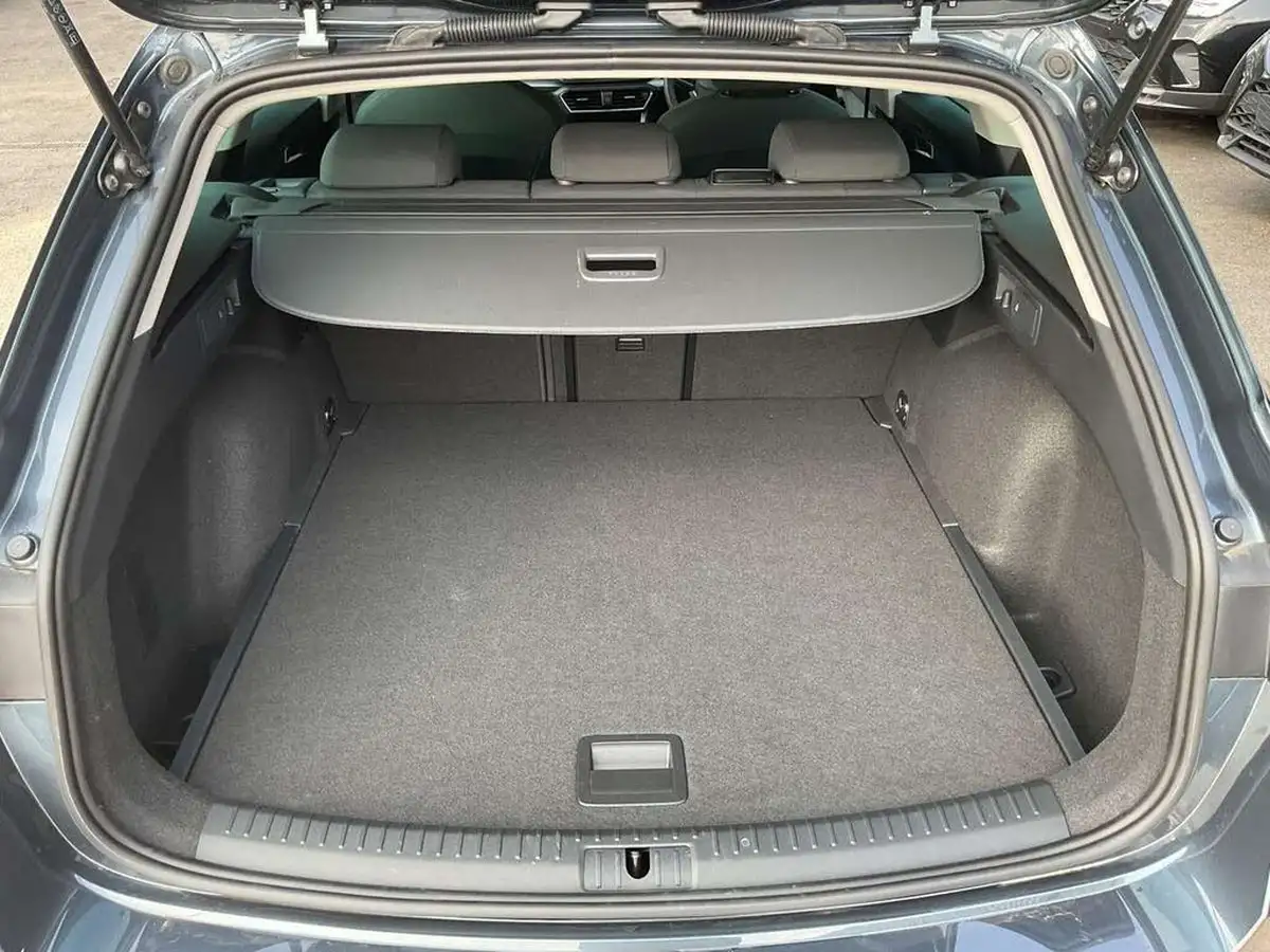 2025-seat-leon-15-tsi-se-dynamic-estate-big-9