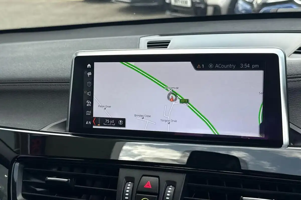 2022-bmw-x1-20-xdrive20i-xline-big-11