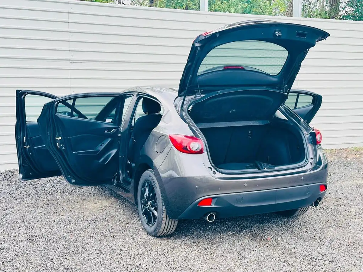2015-mazda-mazda3-20-se-l-nav-hatchback-5d-big-25