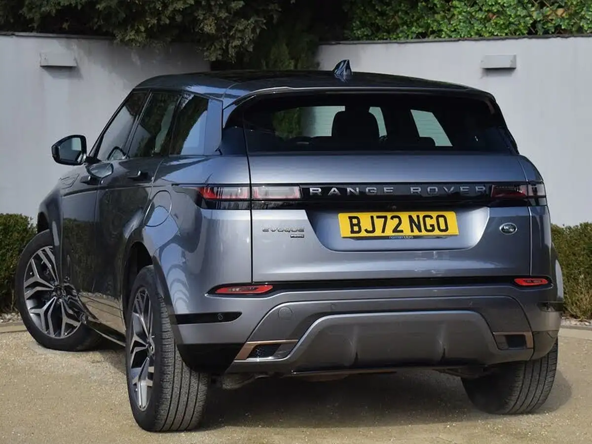 2023-land-rover-range-rover-evoque-15-p300e-r-dynamic-hse-big-9