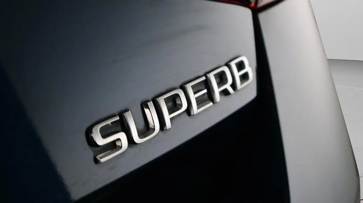 2019-skoda-superb-20tdi-se-l-executive-150ps-hatchback-big-20