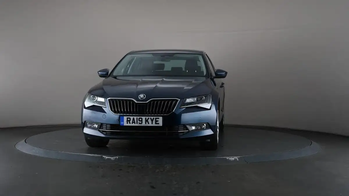 2019-skoda-superb-20tdi-se-l-executive-150ps-hatchback-big-48