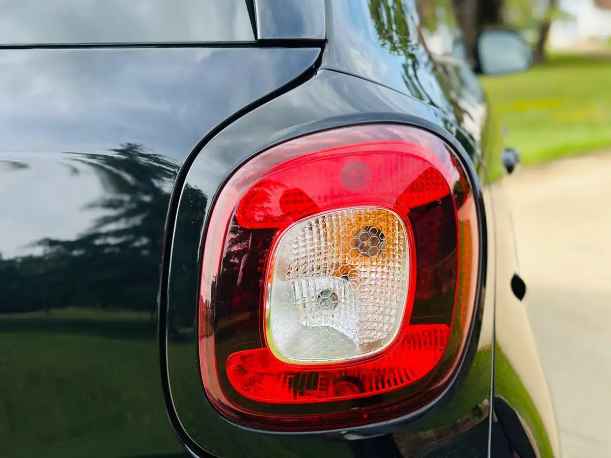 2020-smart-forfour-eq-pulse-premium-big-4