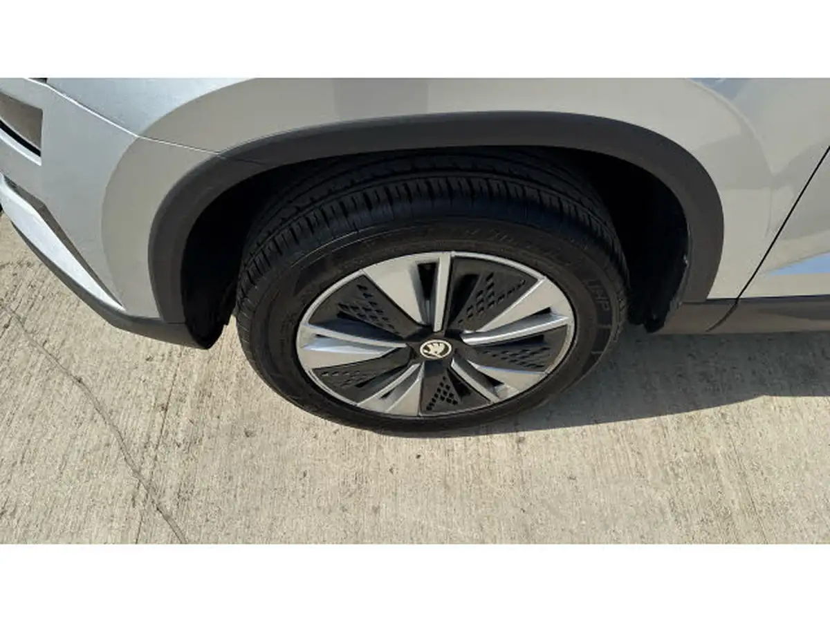 2022-skoda-karoq-10-tsi-se-drive-big-23