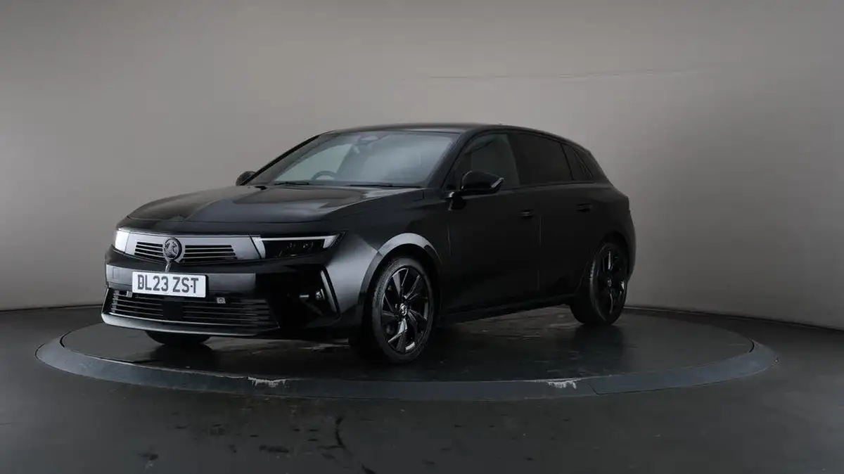 2023-vauxhall-astra-12-turbo-gs-hatchback-big-44