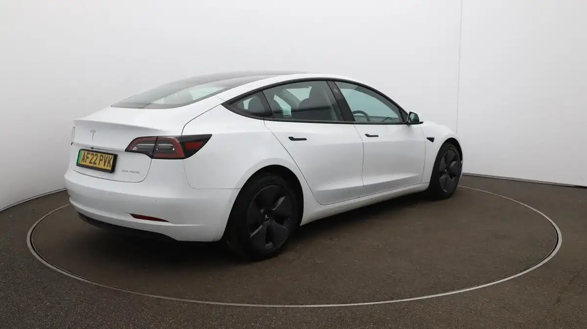 2022-tesla-model-3-e-long-range-big-54