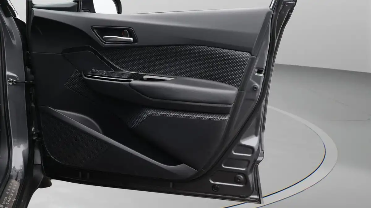 2022-toyota-c-hr-18-vvt-i-design-big-15