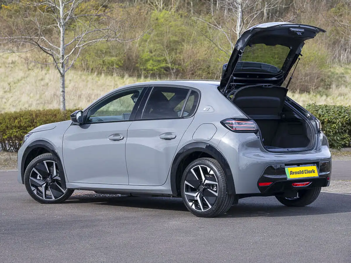 2025-peugeot-208-e-gt-136ps-50kwh-big-7