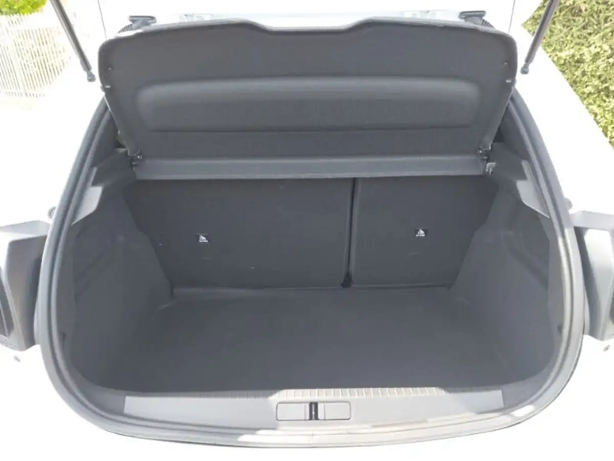 2024-peugeot-208-12-puretech-allure-big-7
