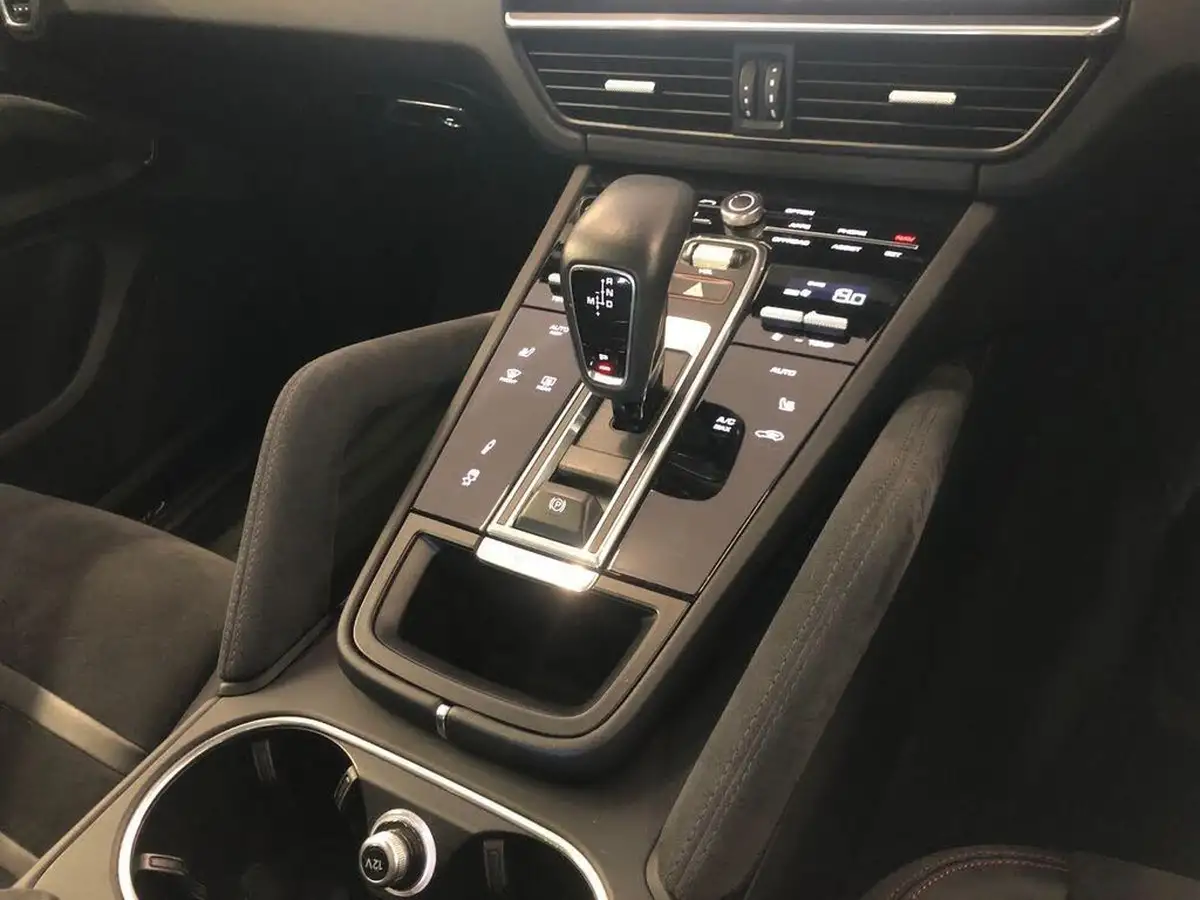 2020-porsche-cayenne-40-v8-gts-coupe-big-16