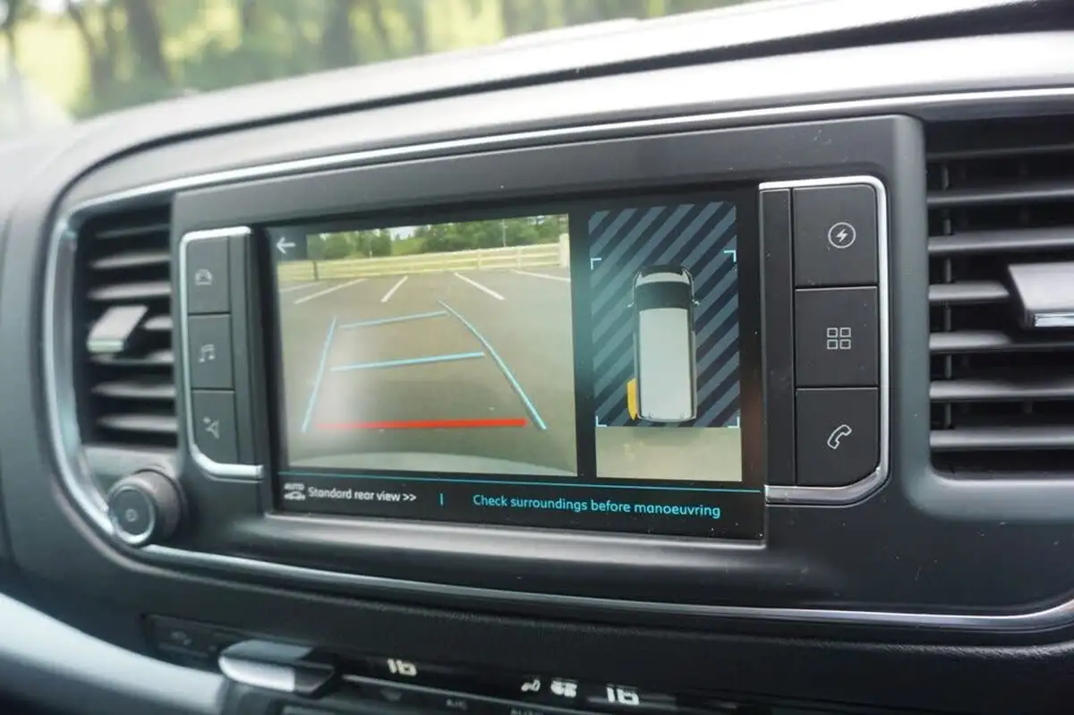 2021-peugeot-traveller-e-allure-standard-big-5