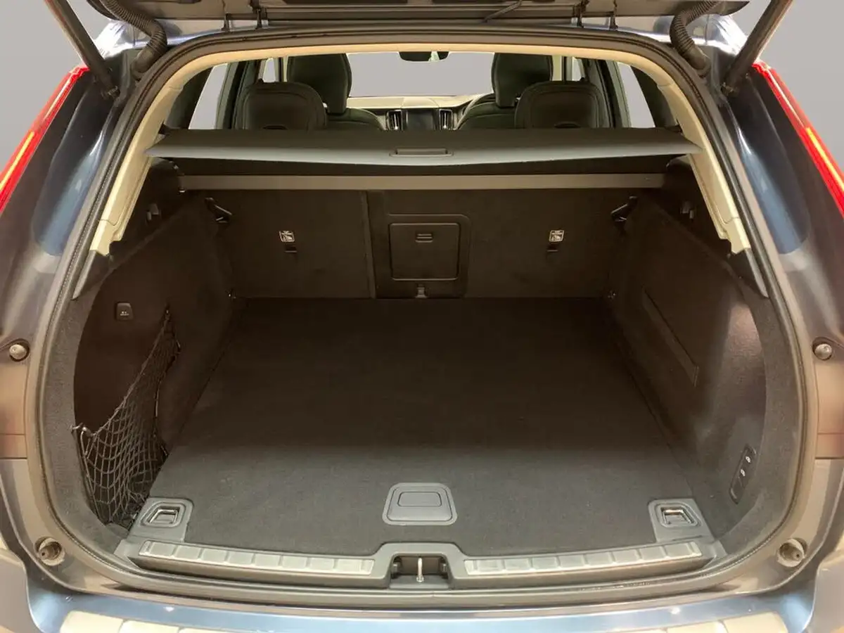 2018-volvo-xc60-20td-d4-inscription-pro-4x4-geartronic-big-45