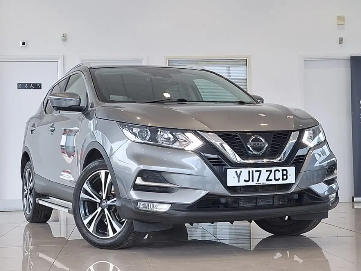 2017-nissan-qashqai-12-dig-t-n-connecta-glass-roof-pack-xtronic-cvt-big-0