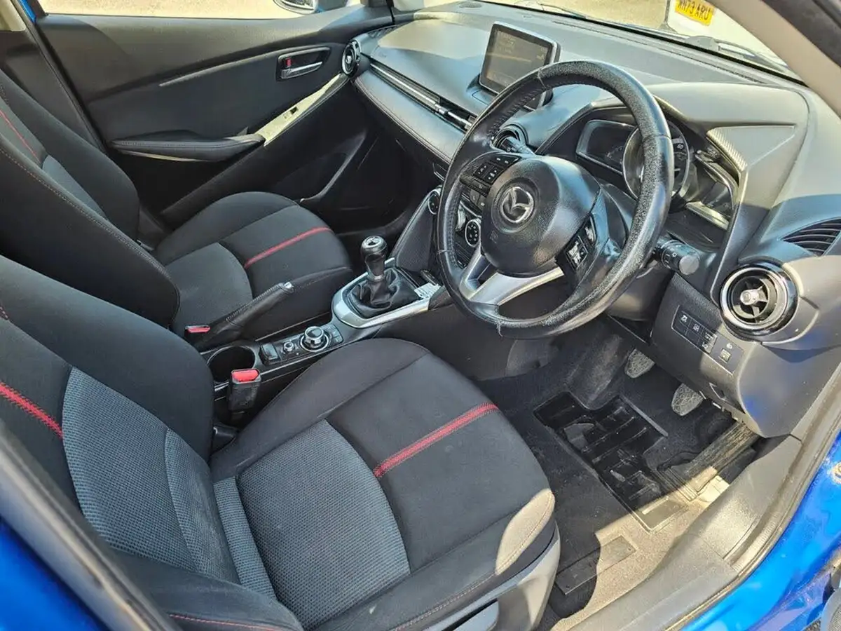 2016-mazda-mazda2-15-sport-nav-90ps-big-10