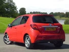 2017-toyota-yaris-15-vvt-i-icon-hybrid-small-2