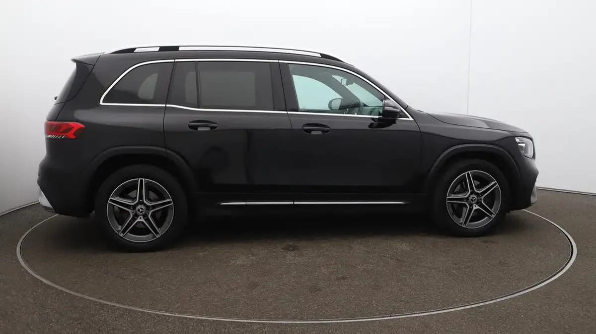 2021-mercedes-benz-glb-class-13-glb200-amg-line-8g-tronic-big-41
