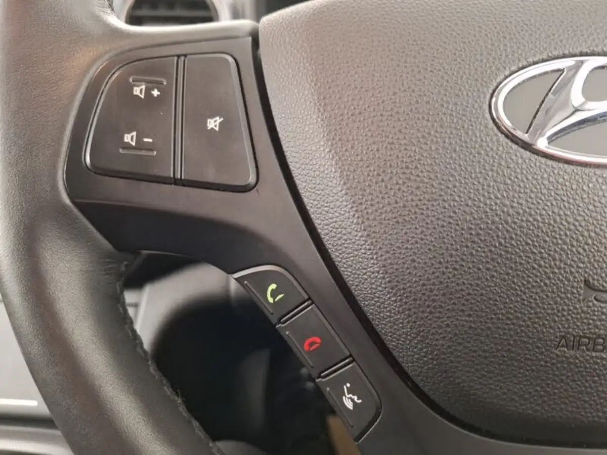 2019-hyundai-i10-12-premium-se-auto-big-11