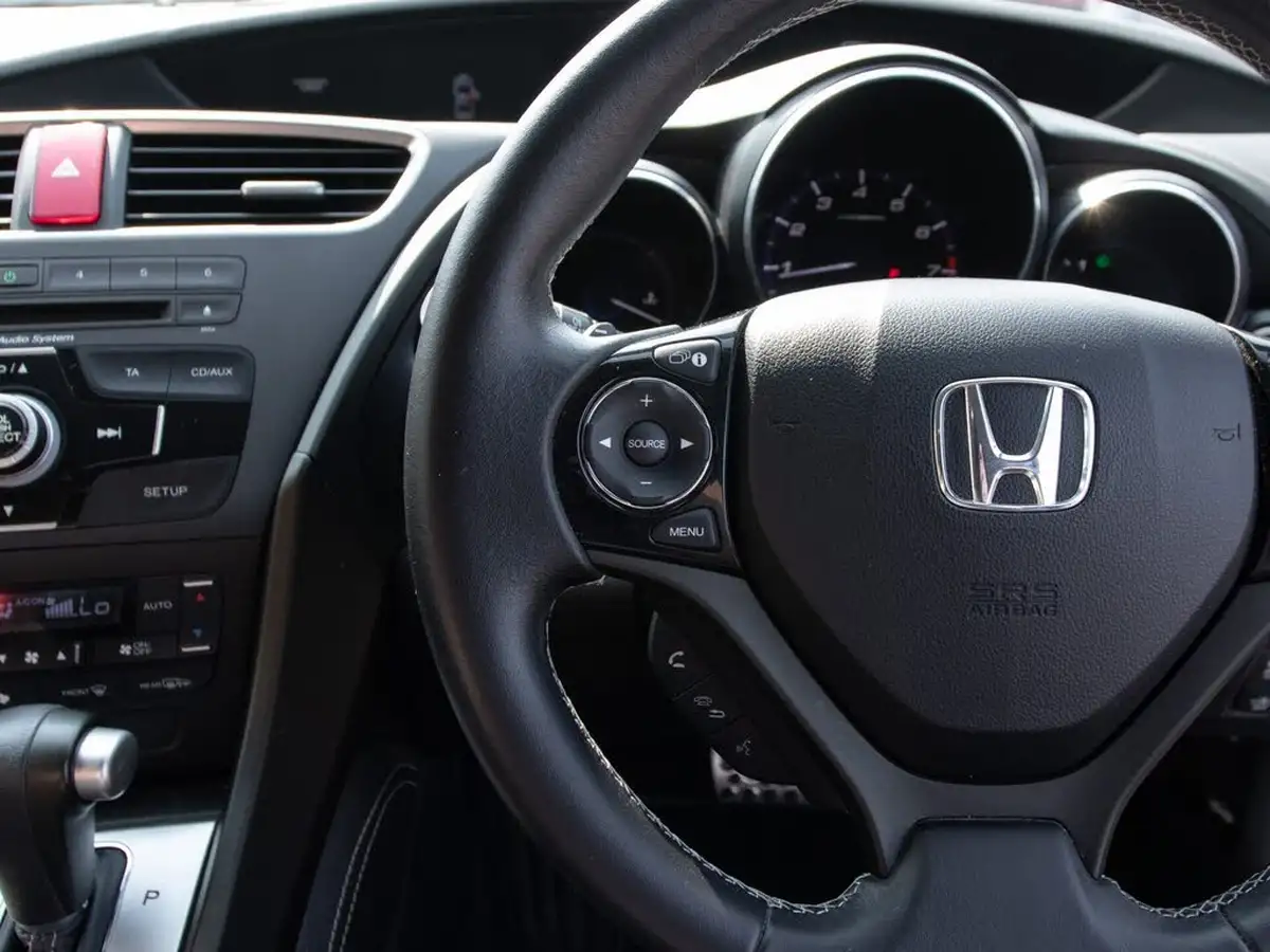 2014-honda-civic-18-se-plus-hatchback-auto-big-18