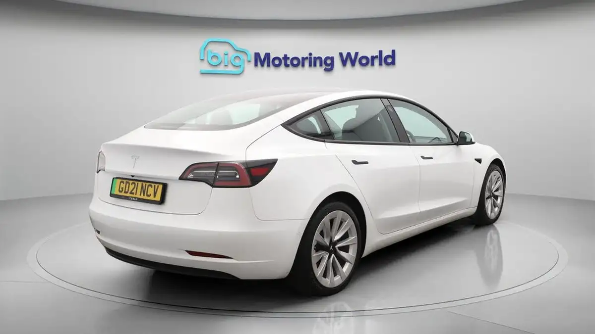 2021-tesla-model-3-e-standard-plus-big-7