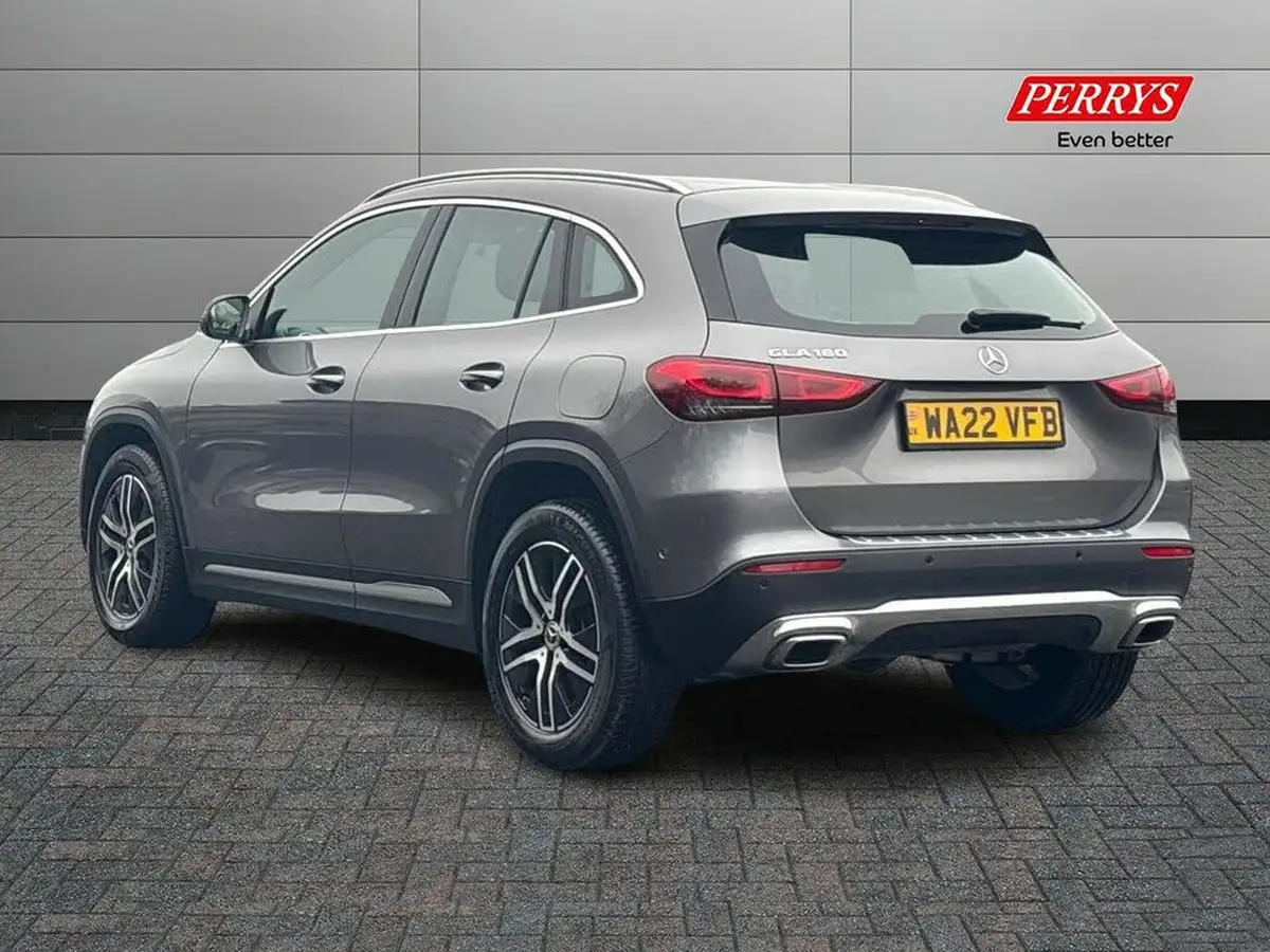 2022-mercedes-benz-gla-class-13-gla-180-sport-executive-big-1