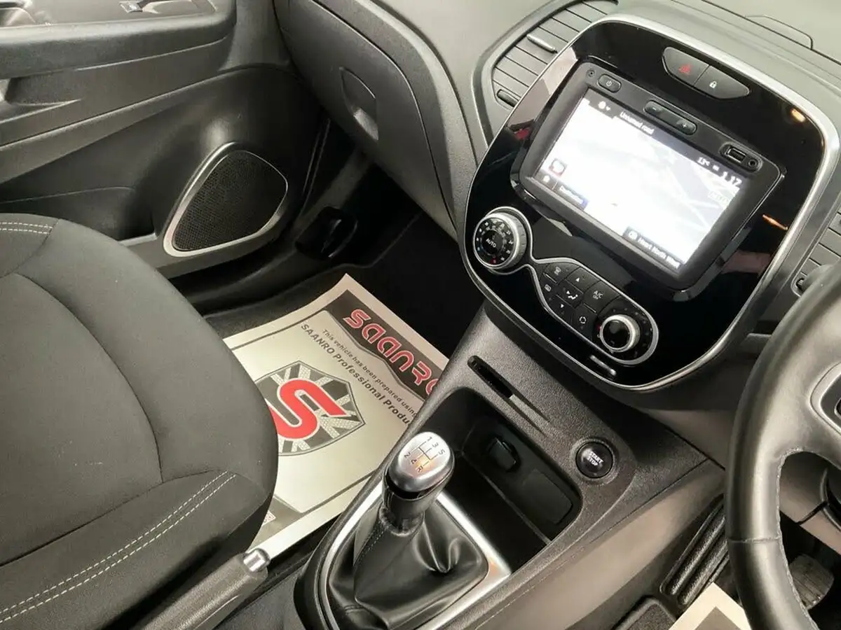 2019-renault-captur-09-tce-iconic-big-40