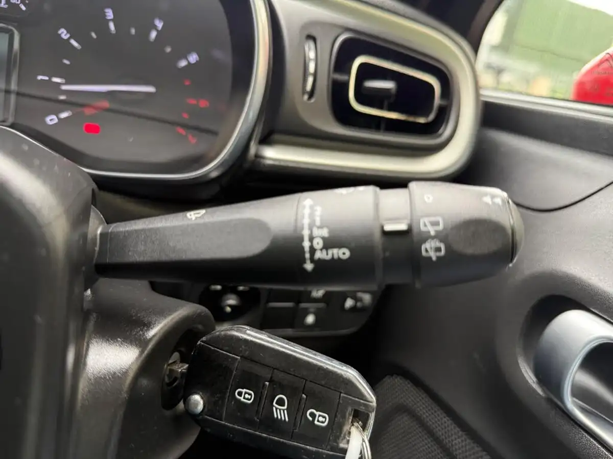 2017-citroen-c3-12-puretech-flair-82ps-big-39