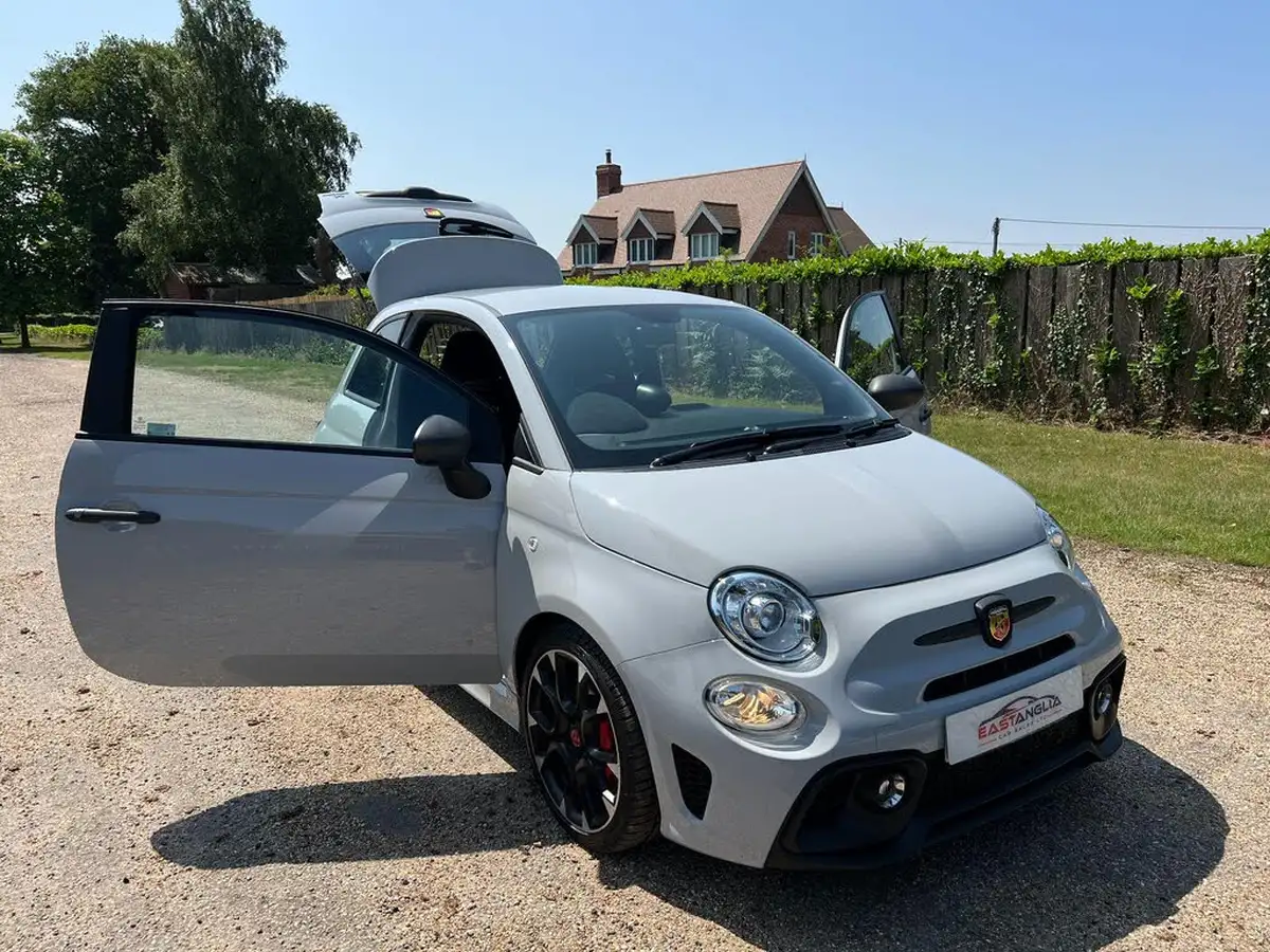 2022-abarth-595-14-tjet-competizione-big-5