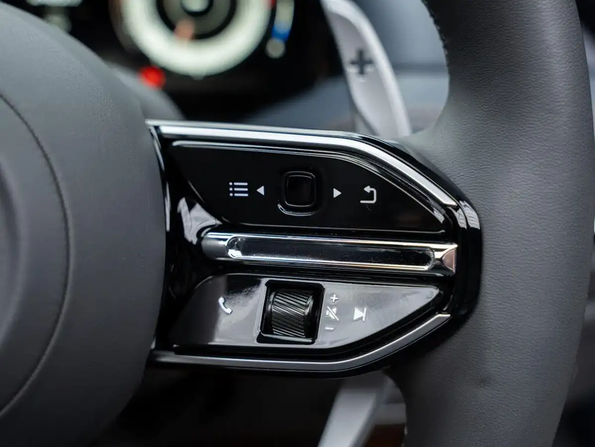 2024-aston-martin-db12-40-v8-auto-euro-6-ss-2dr-big-25